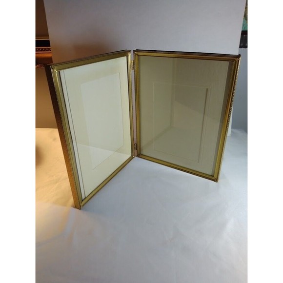 Vintage Bi-Fold Photo Picture Frame Double Hinge 8x10 Gold Tone Brass Metal - Picture 7 of 9